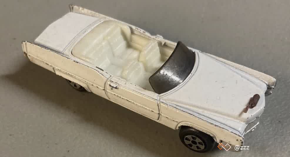 Boss Hogg's Cadillac was a 1970 Cadillac DeVille Convertible